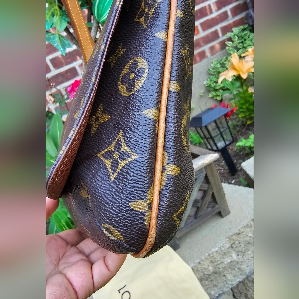 Louis Vuitton Vintage Monogram Canvas Musette Tango Bag SP0959 - Picture 8 of 16